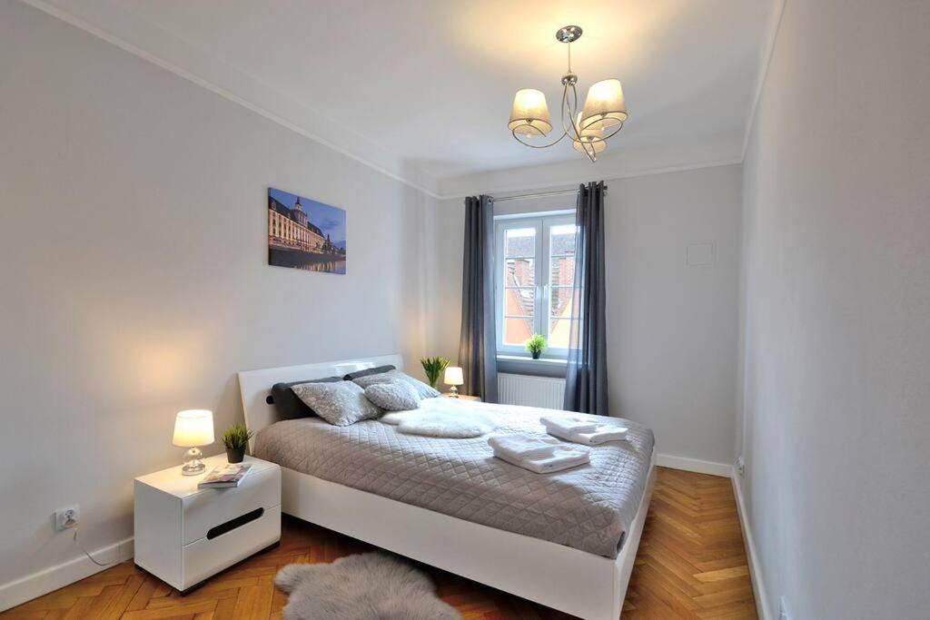 Z Apartment On Town Hall - Rynek Ratusz - 2 Rooms Вроцлав Экстерьер фото